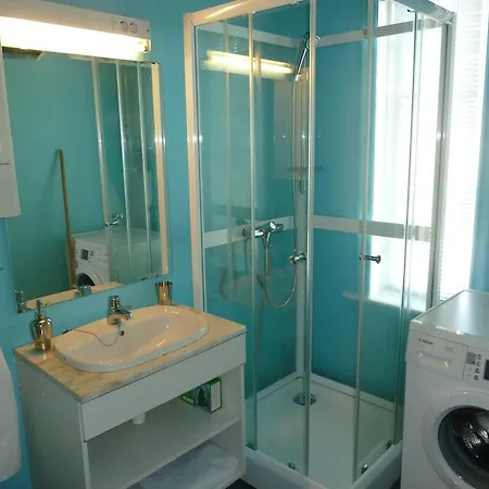 Leilighet Red Old House